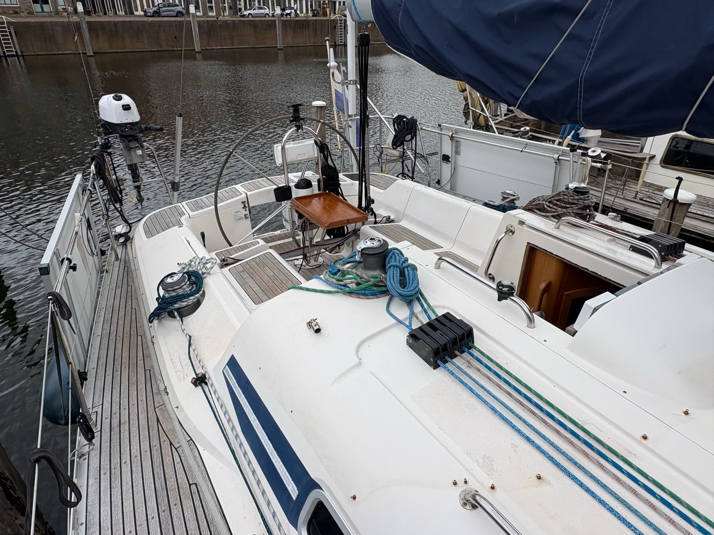 Cockpit of the Elan 40