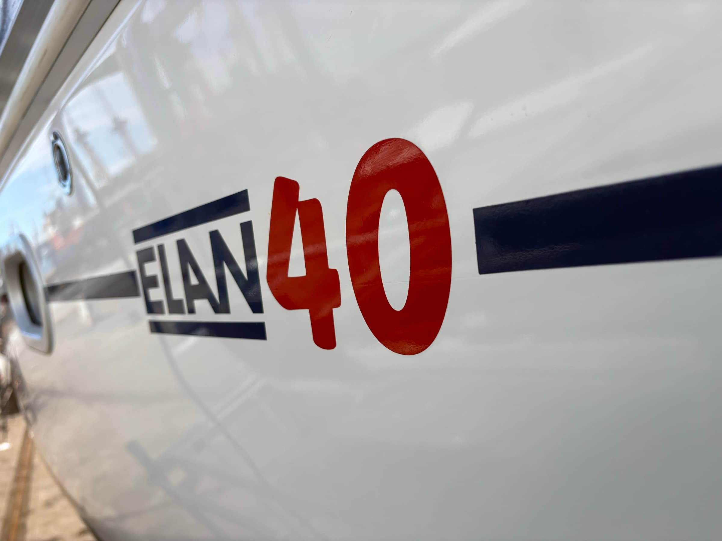 Elan 40 hull and logo